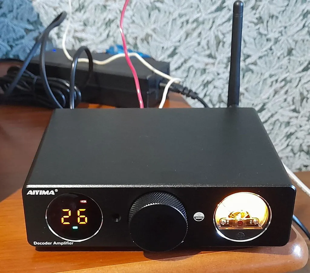 Aiyima Decoder forstærker EU 32V 2x300W Bluetooth