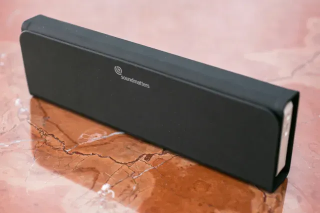 Soundmatters Dash 7 cover stander