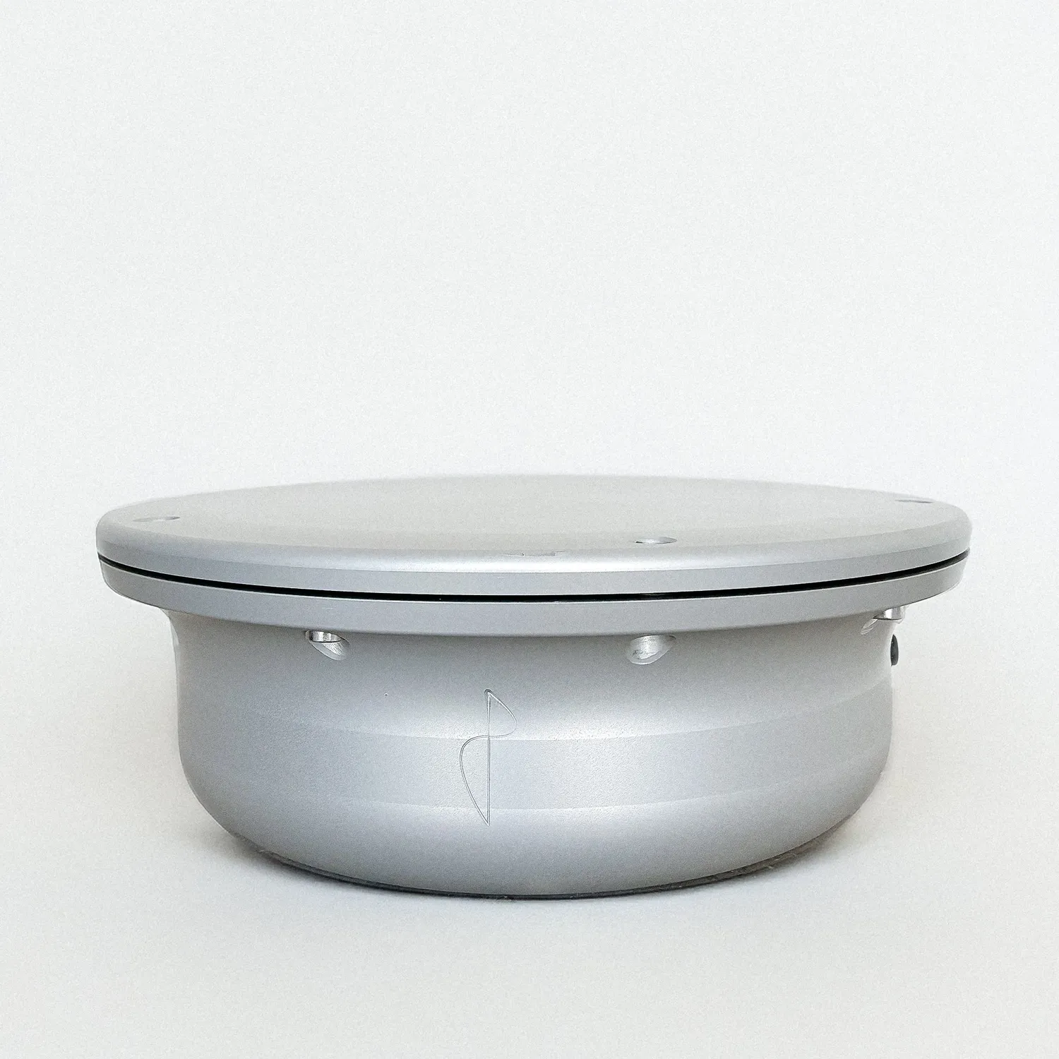 Hilo Sound Orb transducer aluminium lukket kabinet